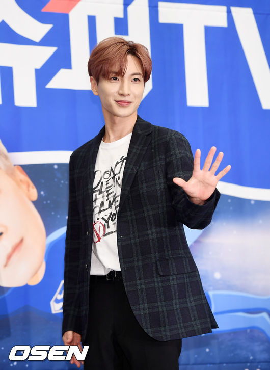 接着利特还说道"所以今天举行的smtown第二天的演出 我一定会站上舞台