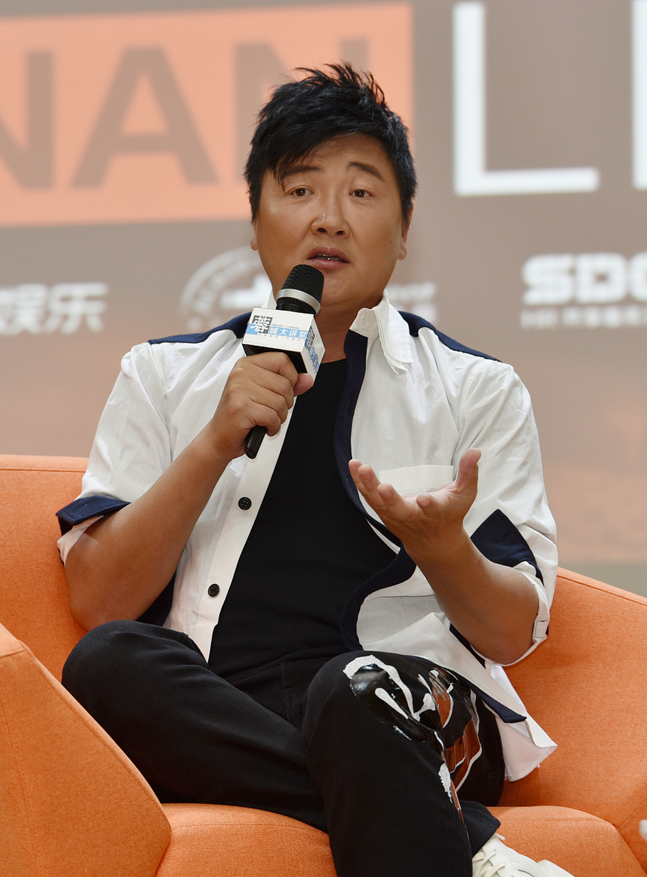 "  孙楠刚凭借《不见不散》走红时,认识了买红妹,两人闪婚