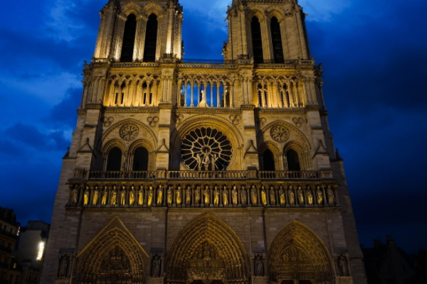 巴黎圣母院,哥特式建筑的典范