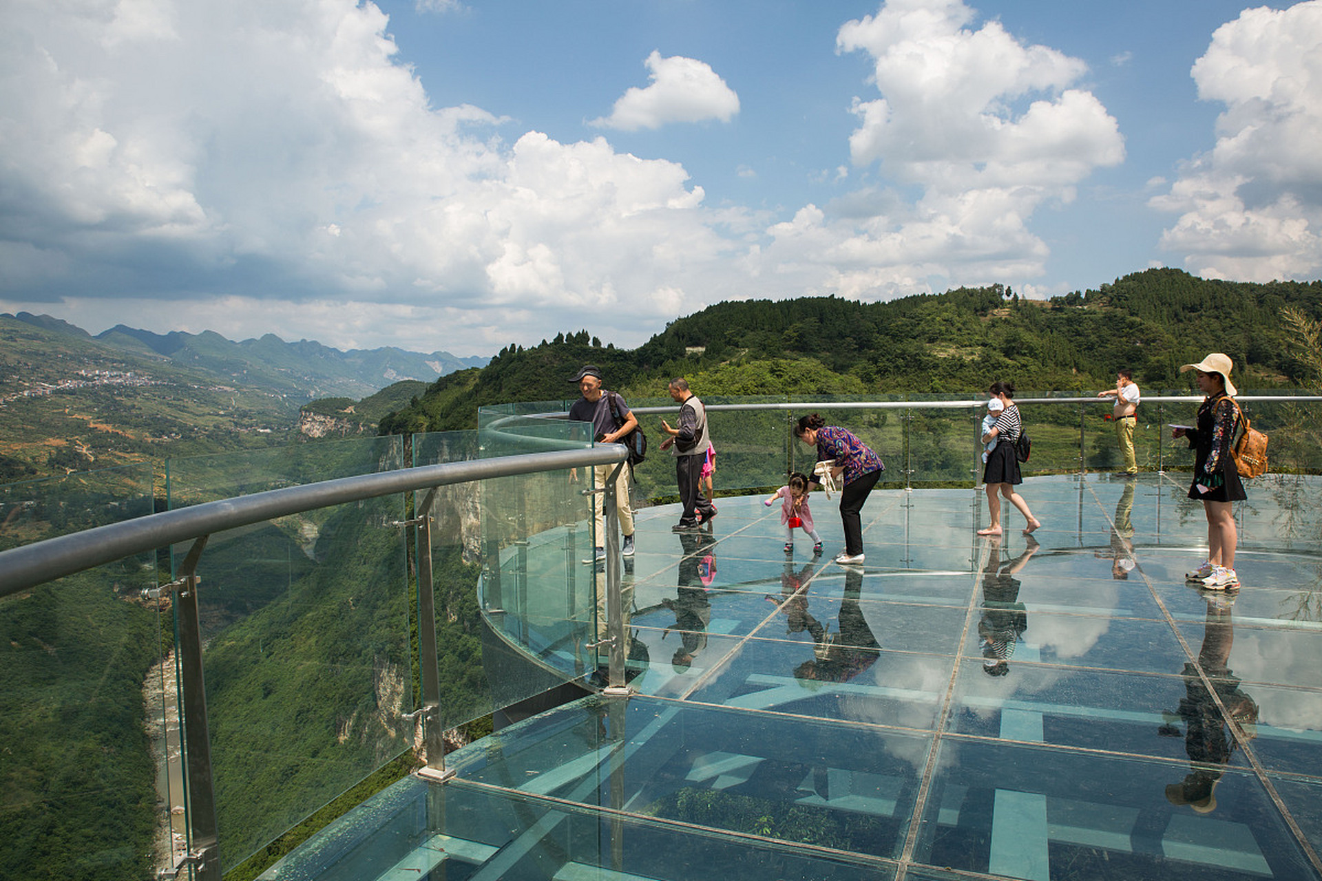 七星墩观景台:一处远离喧嚣的自然观景台,俯视云和梯田的全貌  七星墩