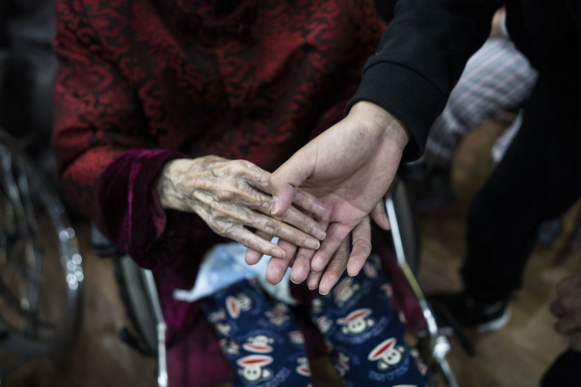 家族遗传性小脑萎缩更是给患者带来极大的困扰