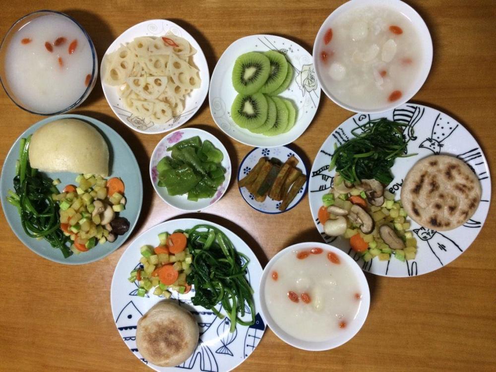 一位勤快的90后妈妈,给在上幼儿园的女儿,每日做的营养早餐!