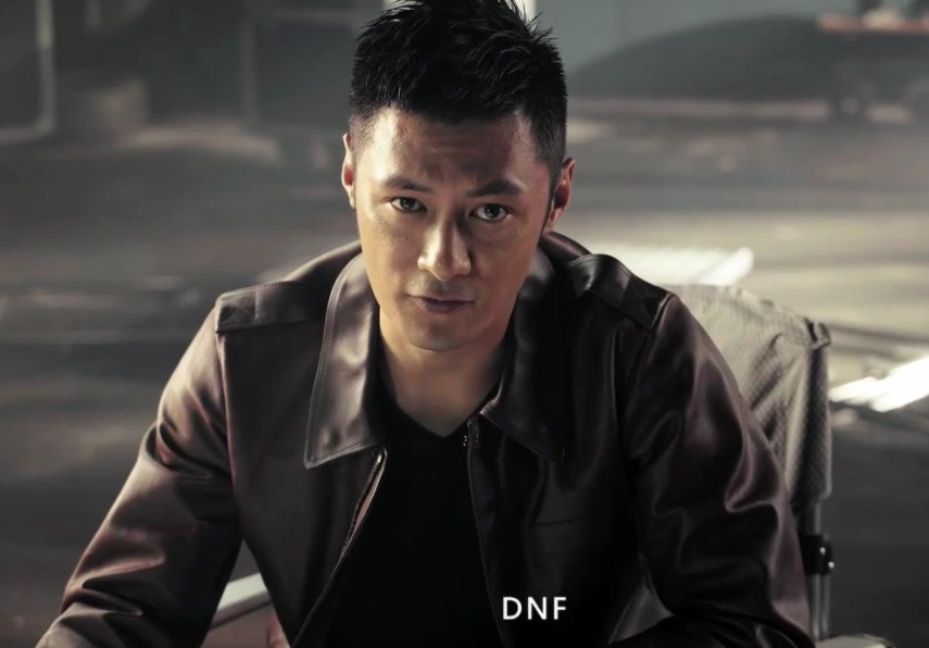 37岁余文乐和儿子一起洗澡,深情亲吻儿子"初见",画面温馨!