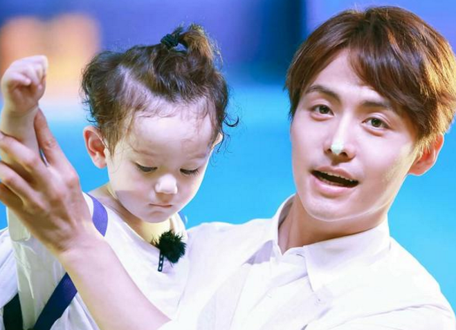 jackson周嘉诚超酷炫!男扮女装骗过无数人傻傻分不清