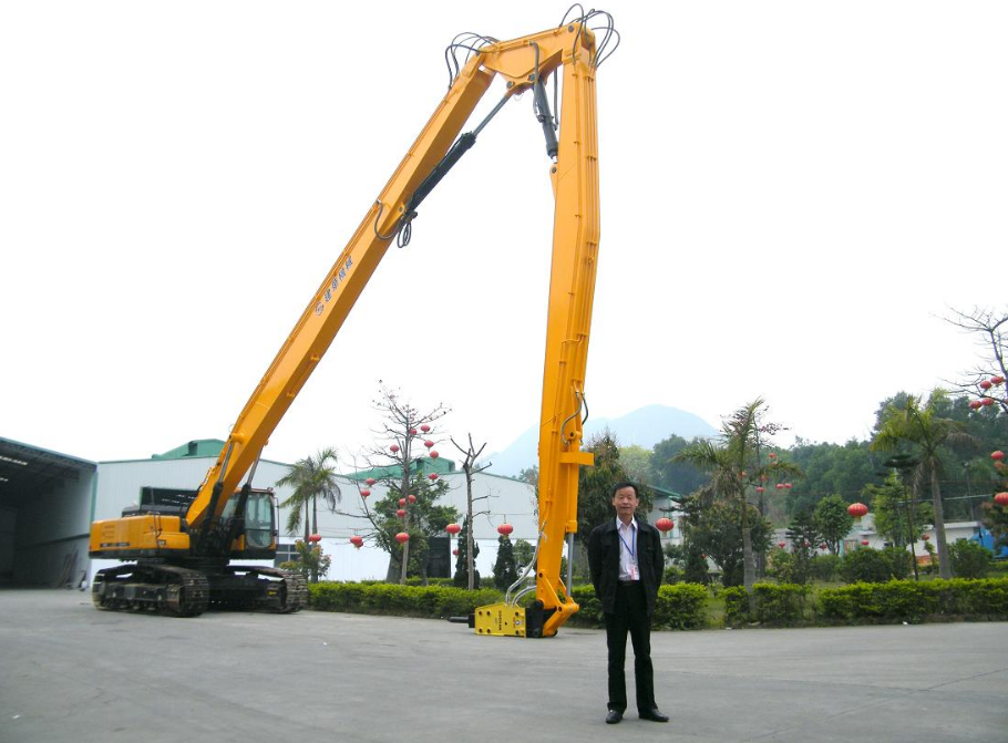 德国发明拆楼机器,其作业高度可达50米