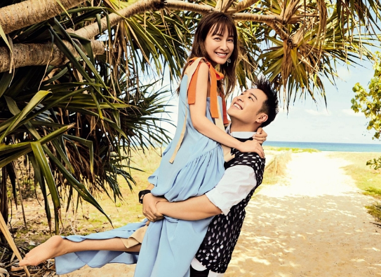 无尾熊夫妇终于合体!吴昕潘玮柏拍时尚杂志,搂肩拥抱幸福甜蜜