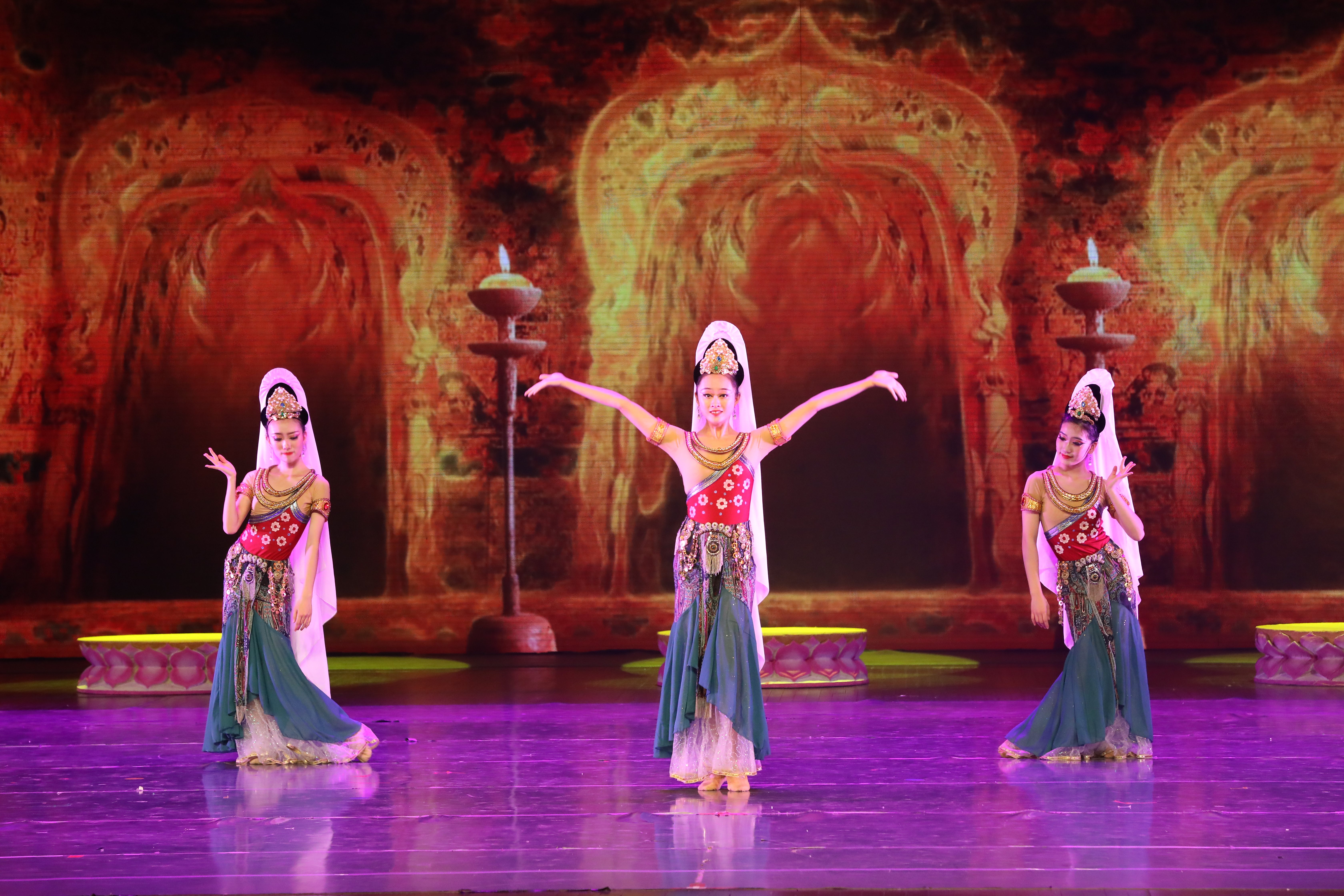 "舞从敦煌来"(1)