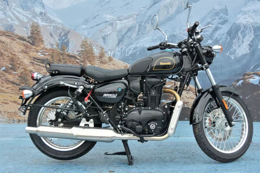 贝纳利复古车帝国400,预计3万以内