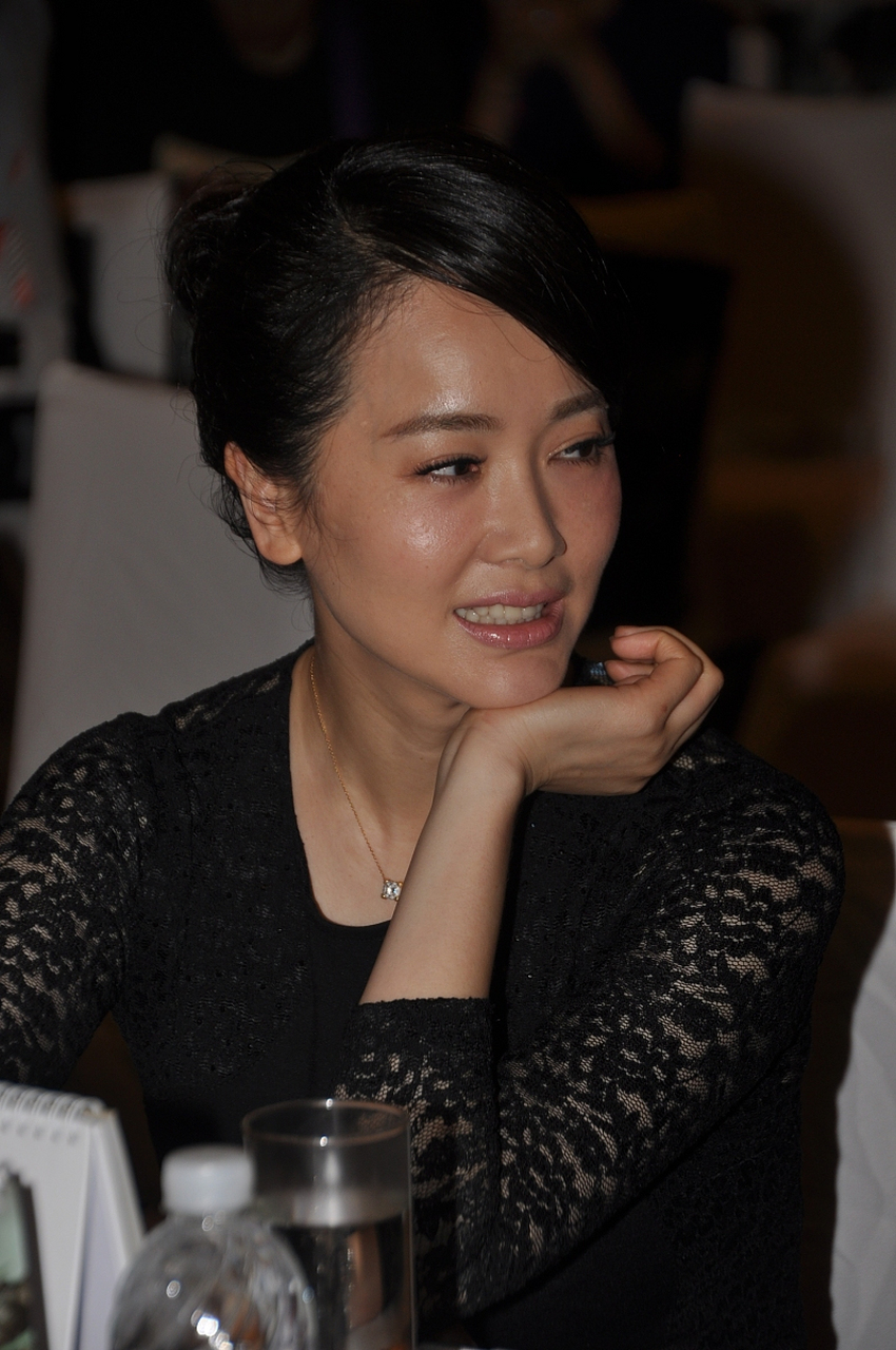 最爱看左小青和王志文演的《天道》,《天道》中左小青言行温和,娓娓道