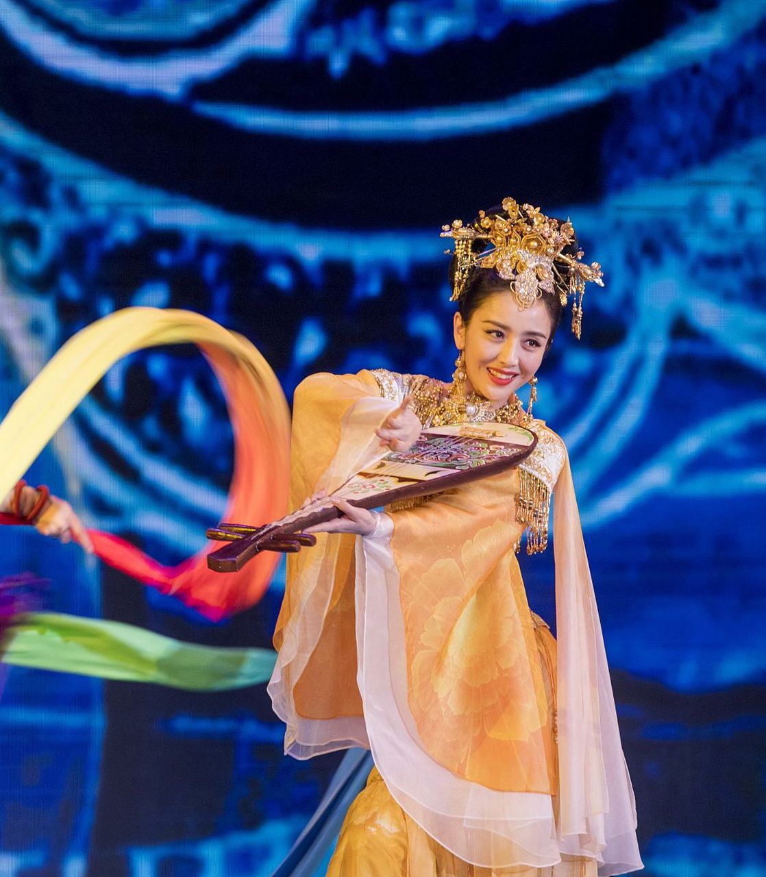 佟丽娅的身材和长相,太适合古装扮相了!简直就像从画里走出来的!