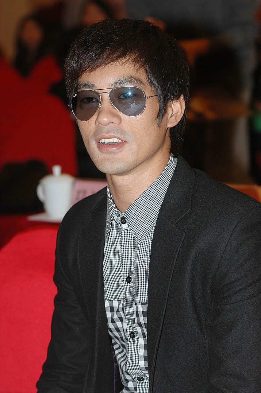 李小龙与功夫大师黄家达的巅峰对决,惊呆全世界!