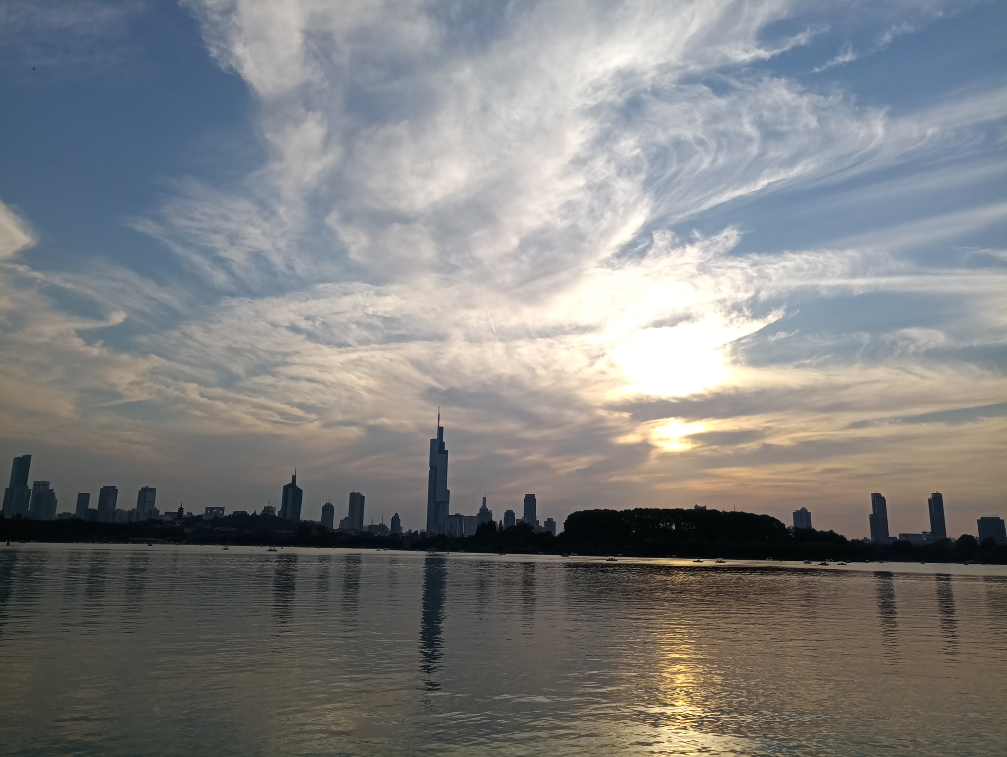 秋高气爽,南京玄武湖景色真好