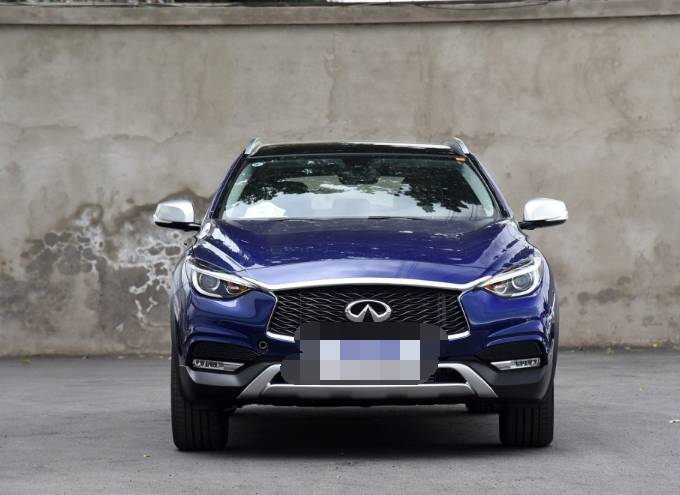 英菲尼迪qx30:十分的霸气运动感十足,有一种箭在弦上的感觉