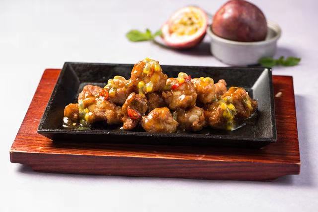 清新的百香果排骨用水果和肉完美搭配,让你感受不一样的碰撞