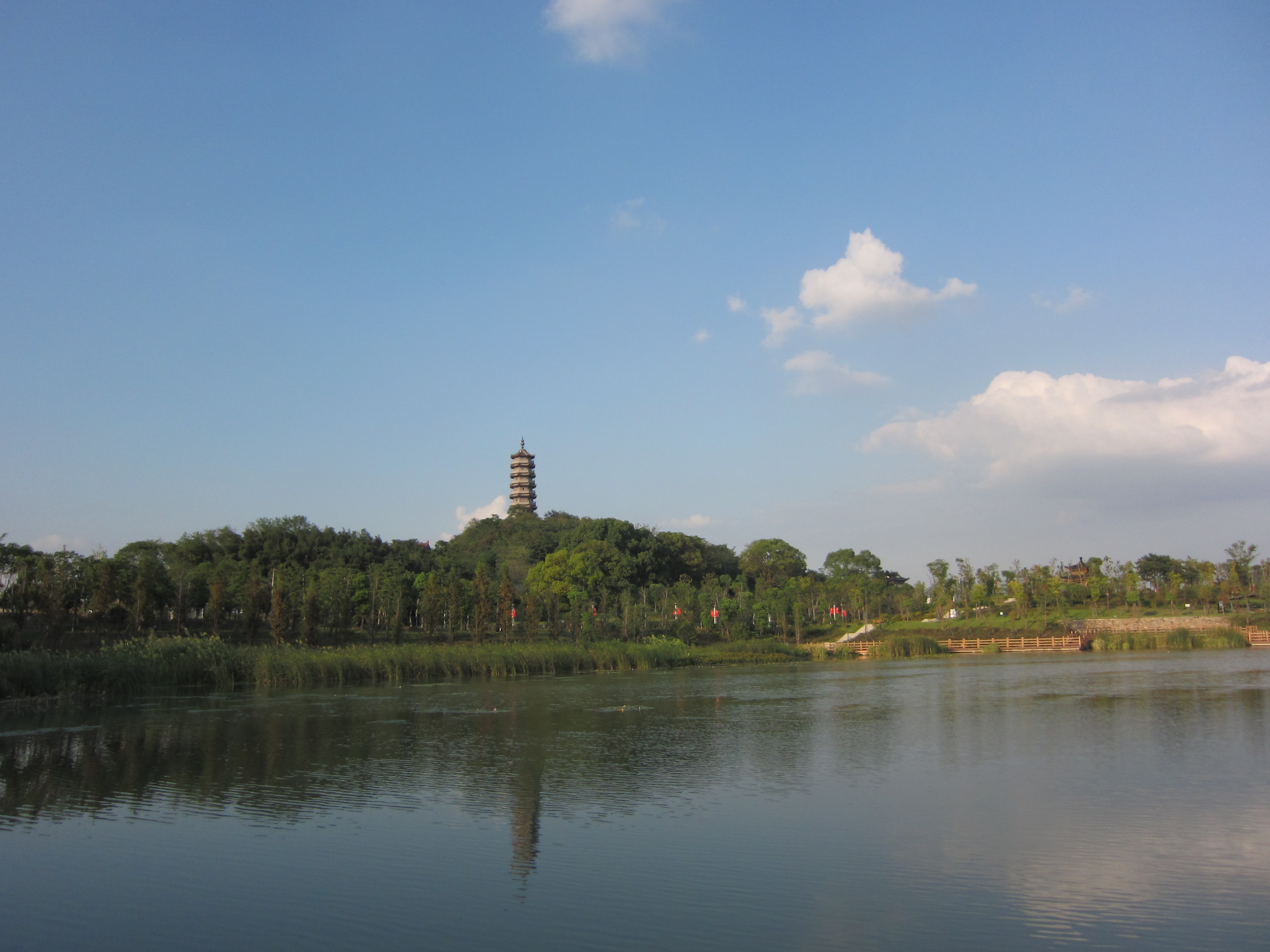 当涂县凌云山公园的景色真美,大词人李之仪曾在姑溪河畔钓鱼