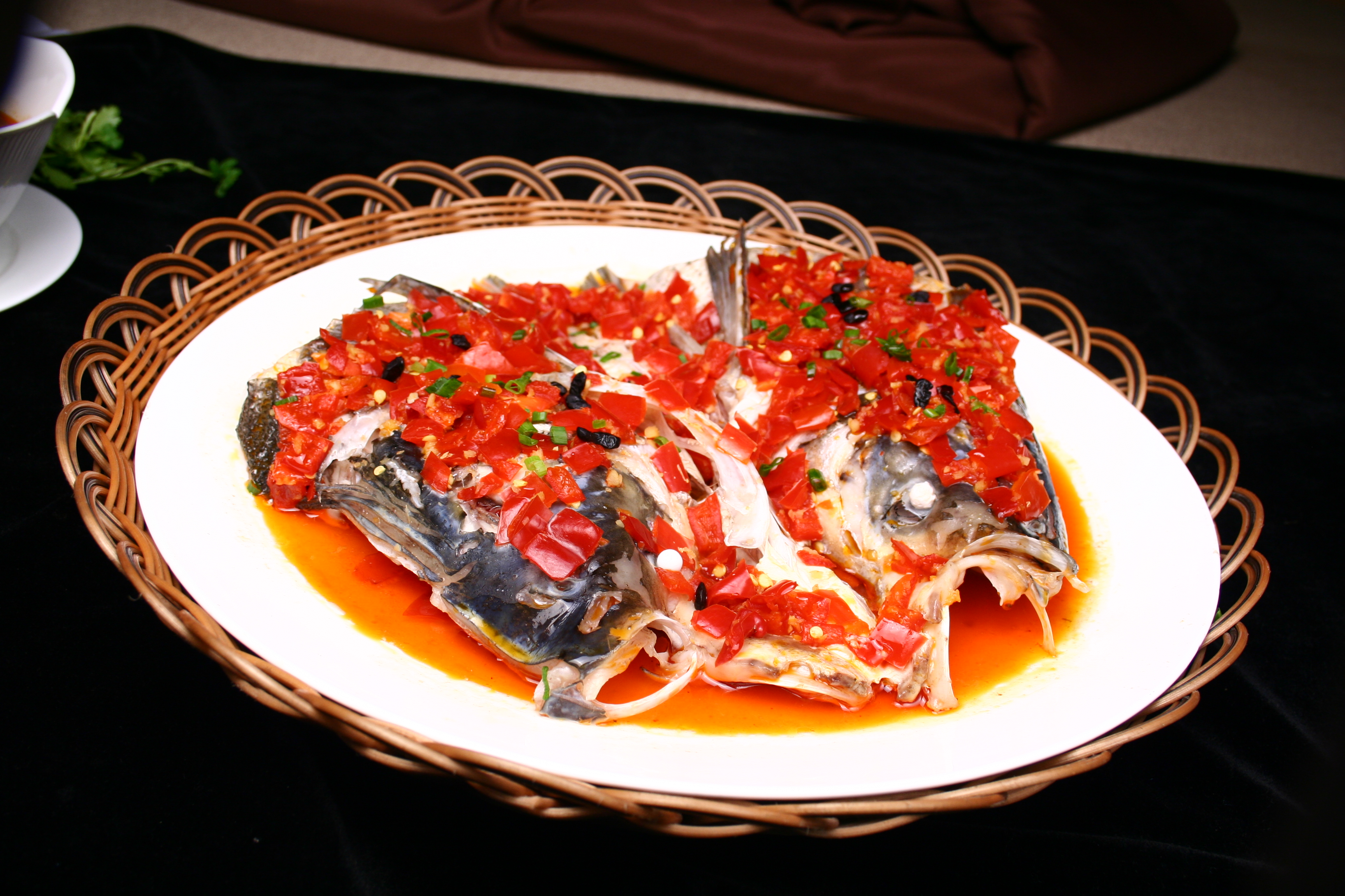 上班一天辛苦了,用这几道美味佳肴犒劳一下自己的胃 剁椒鱼头