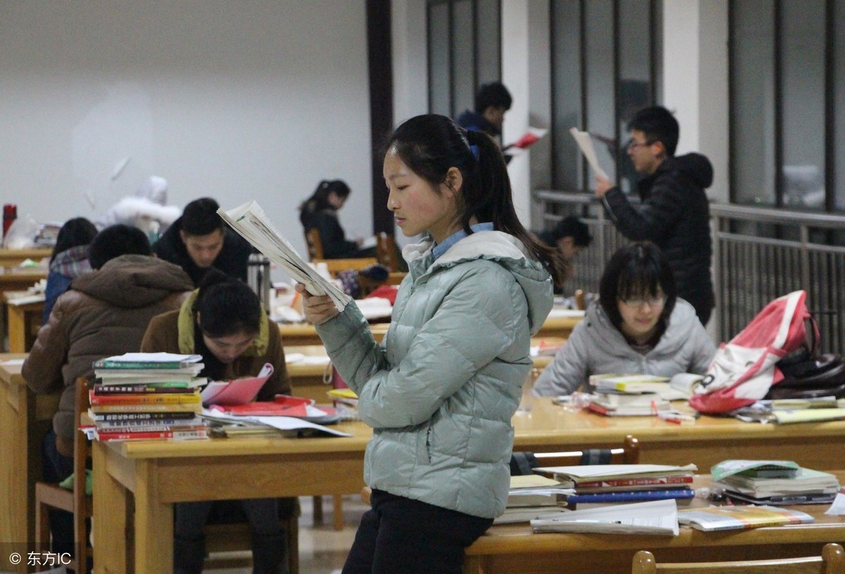 大学图书馆里最"气人"的现象,你占座玩手机的样子真可耻!