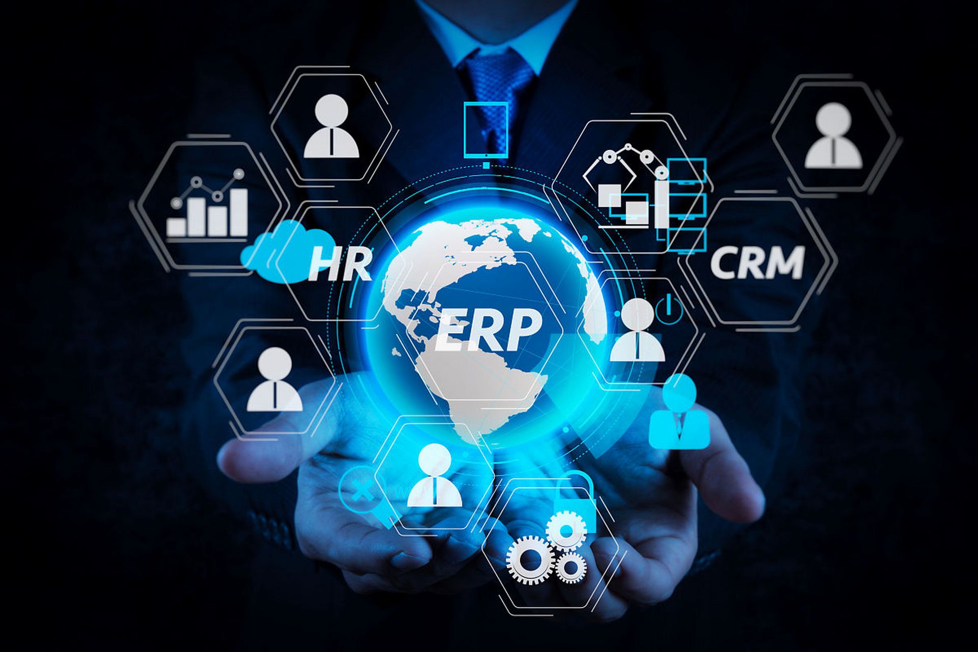 产品经理是负责并监管产品从设计到开发再到发布的全过程,需要把握