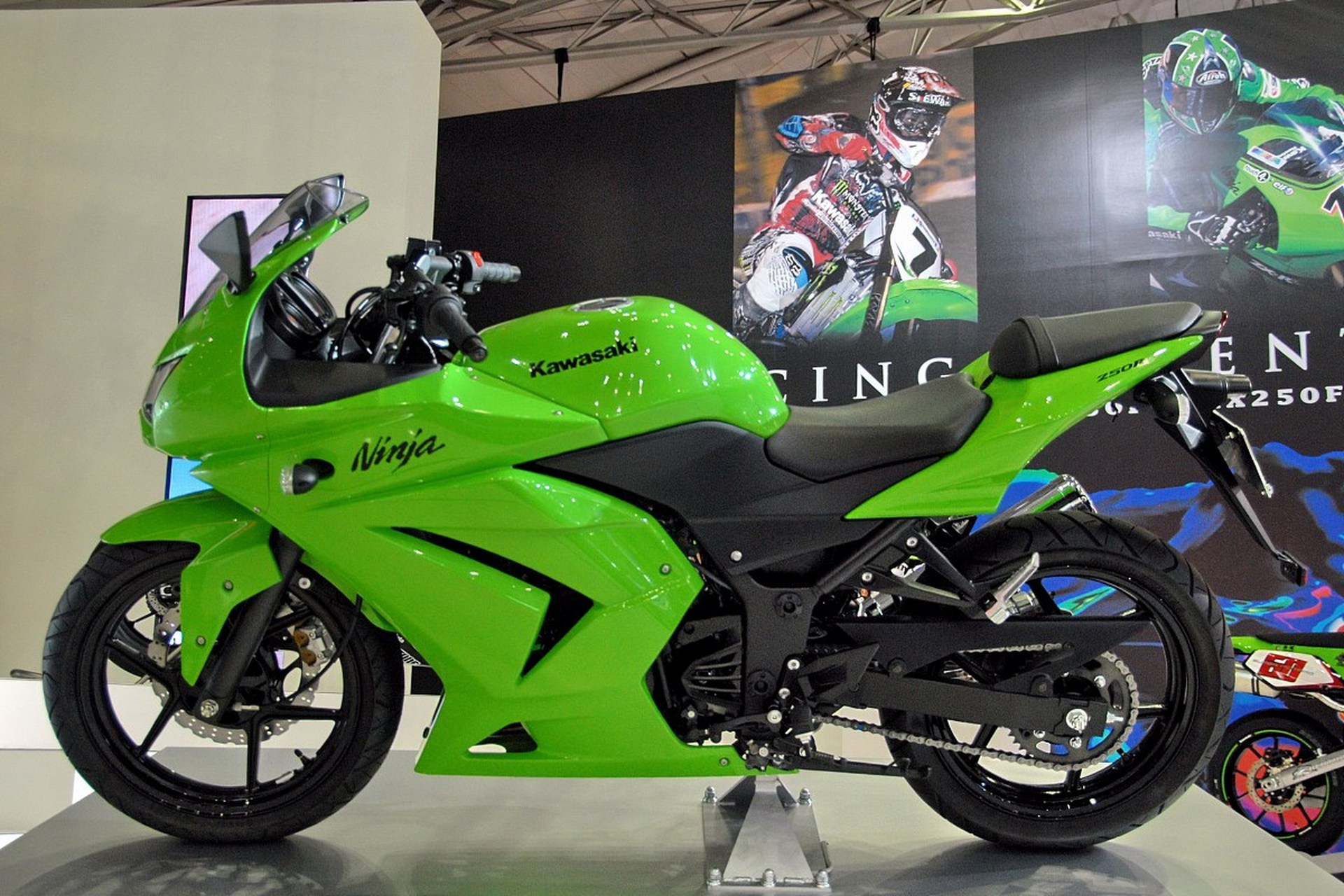 90  但话说回来,复古车市场竞争激烈,川崎w175能