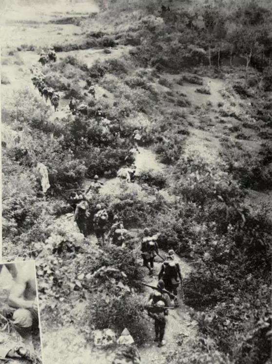 抗战老照片,1938年万家岭大捷时狼狈的日寇