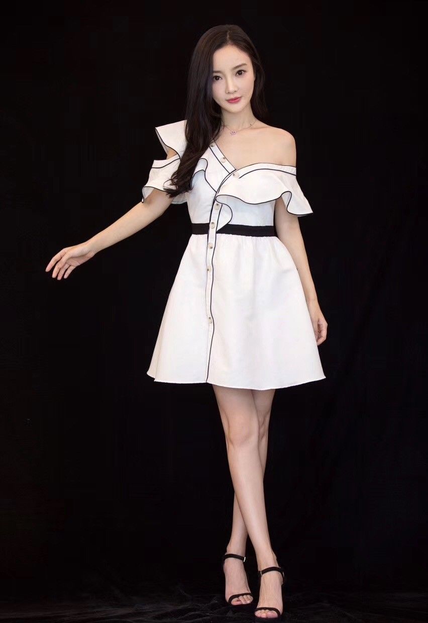 什么是"艳压群芳"?看看早期出席活动的李小璐,你就都懂了