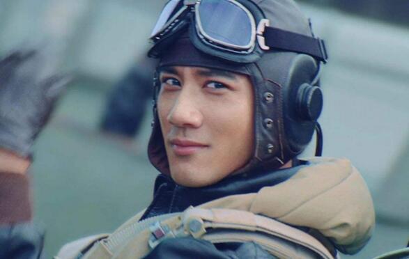 《无问西东》那些伟大的名字交织在一起,便是一部浓缩的中国近代史.