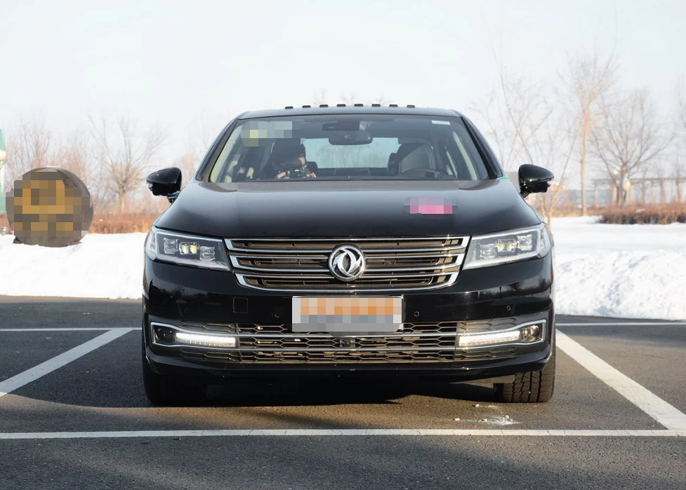 东风风神-东风a9豪华型,非常简洁大方的设计,车身线条流畅