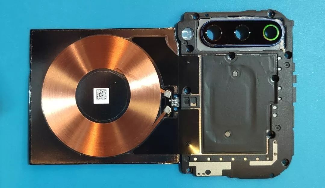 「旗舰」小米9拆机详解 z轴线性马达 终于知道电池为什么小了