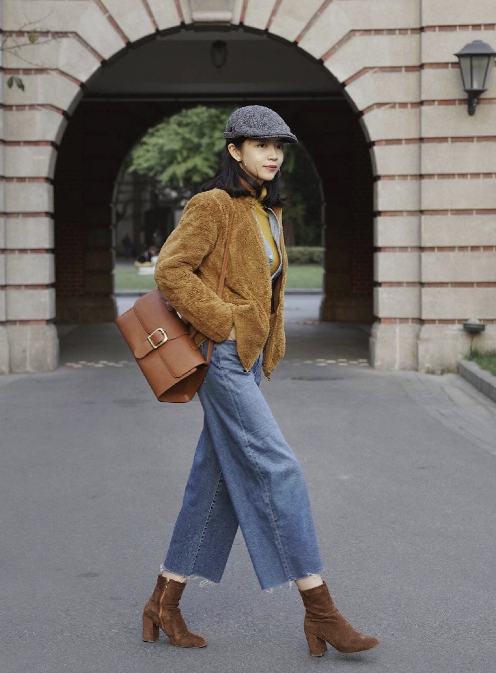 别穿羽绒服了,试试三木博主带火的这款"绵羊装",保暖更时髦