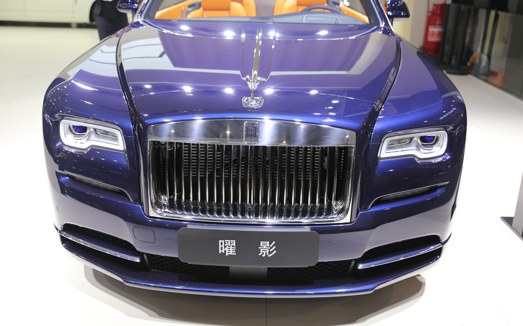 为大家图解一款劳斯莱斯曜影四座敞篷