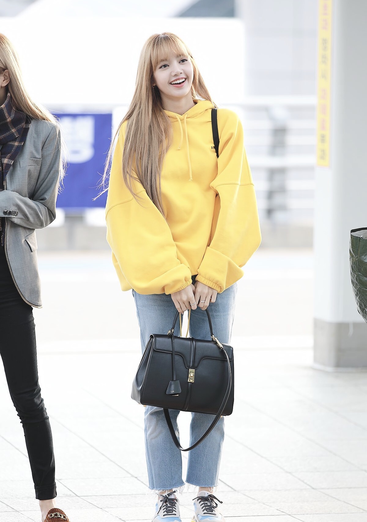 人间芭比也是"穿衣精",甜豆lisa教你在基础中打造不平凡的穿搭