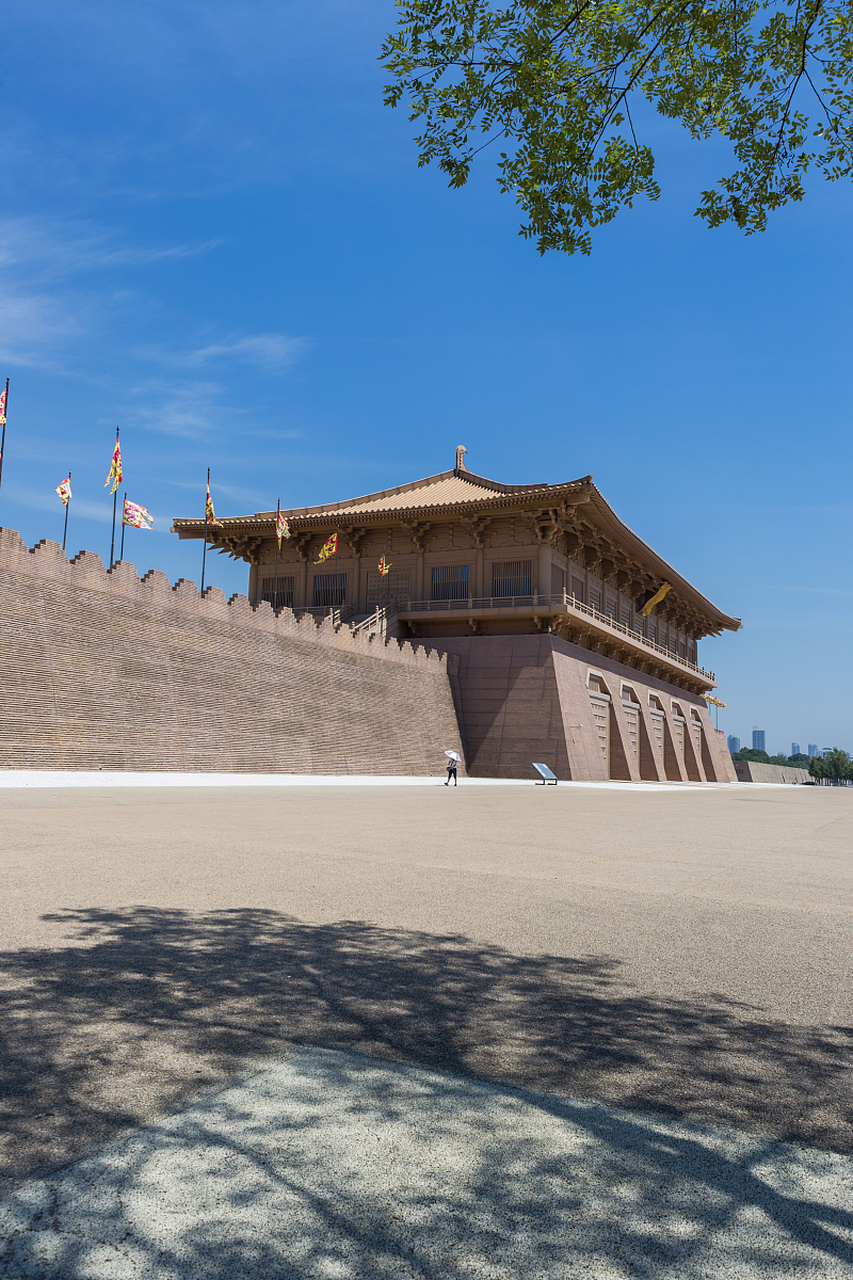 古今之旅回盼千年# 西安大明宫遗址:唐朝皇宫的辉煌再现  西安,这座