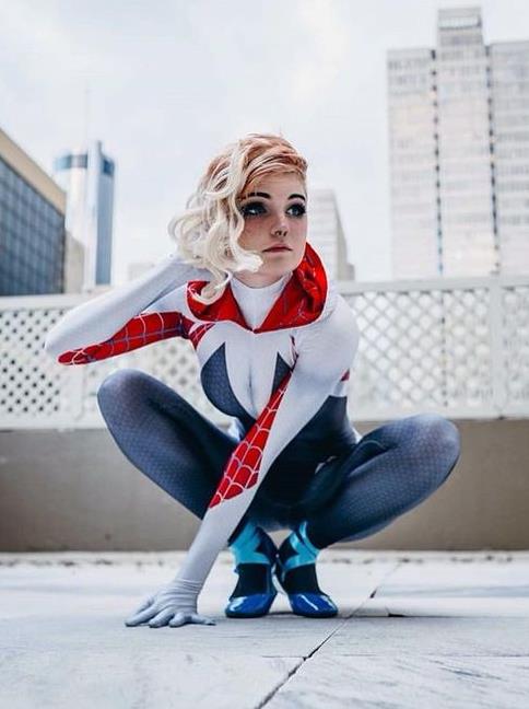 蜘蛛格温,是漫威漫画旗下的超级英雄之一,是来自地球65,也就是平行