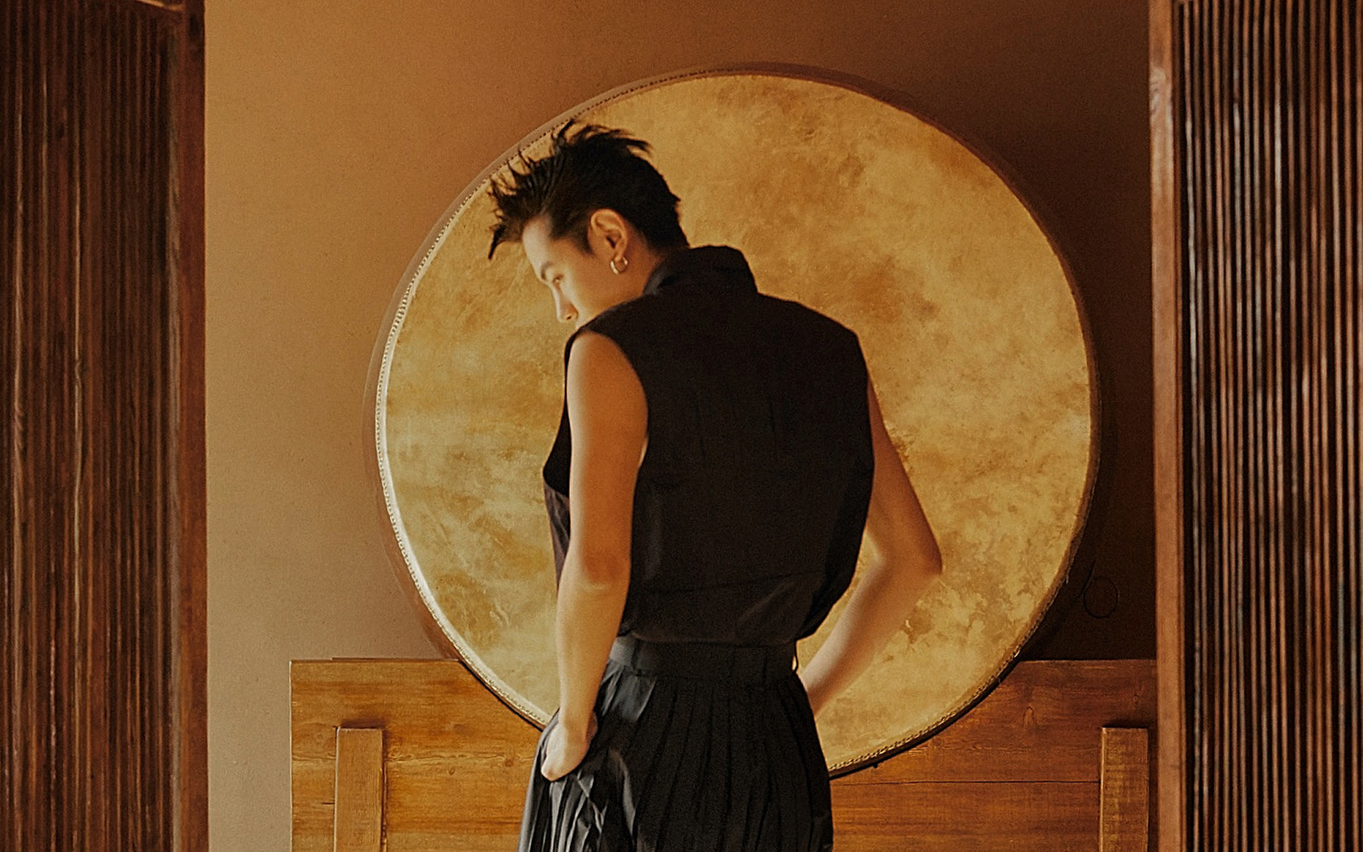 纪凌尘帅气图片桌面壁纸,分辨率:1920x1200