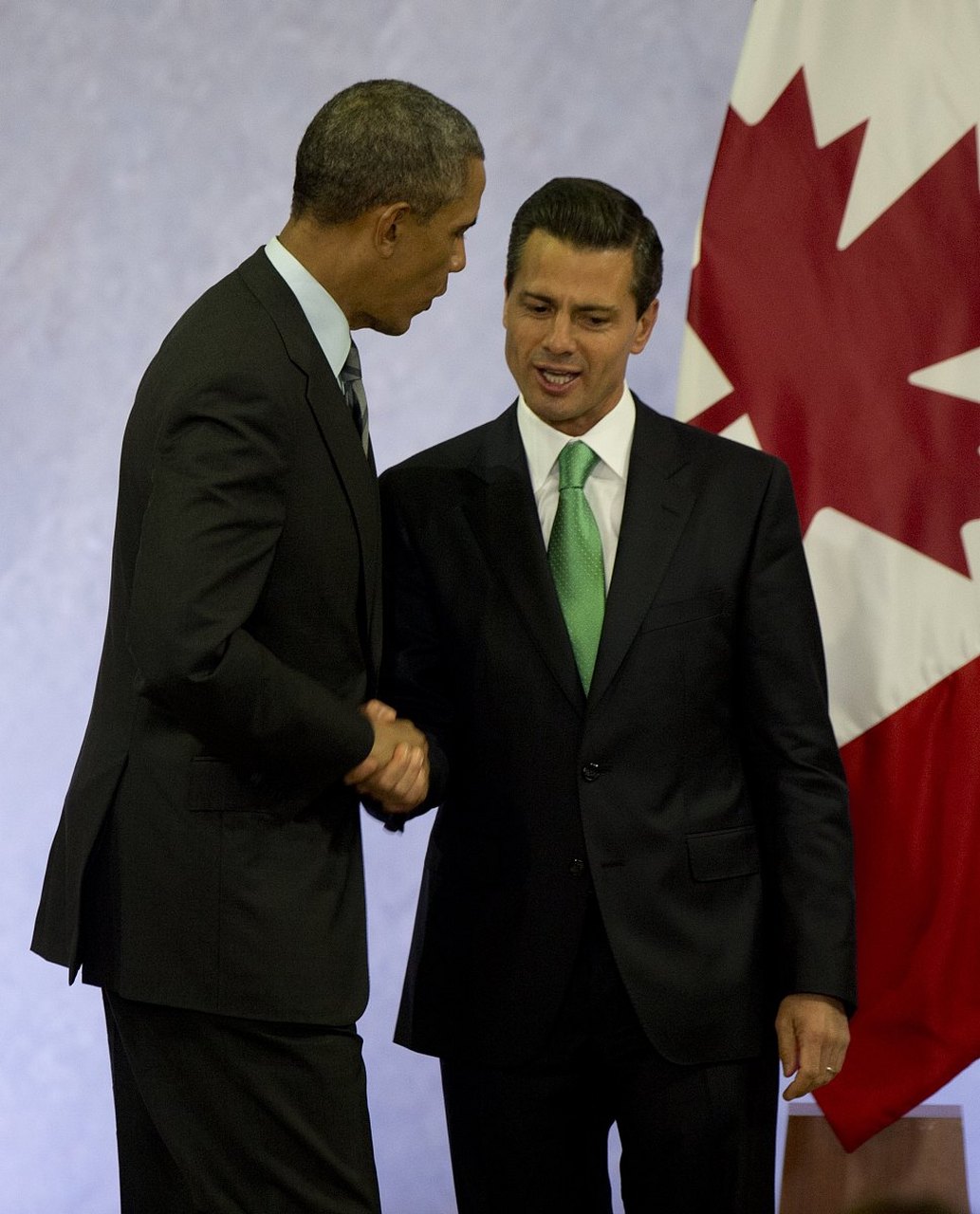 百家快评# 奥巴马和川普就是把美国撕裂的两只手,拜登也没有起到撕亮