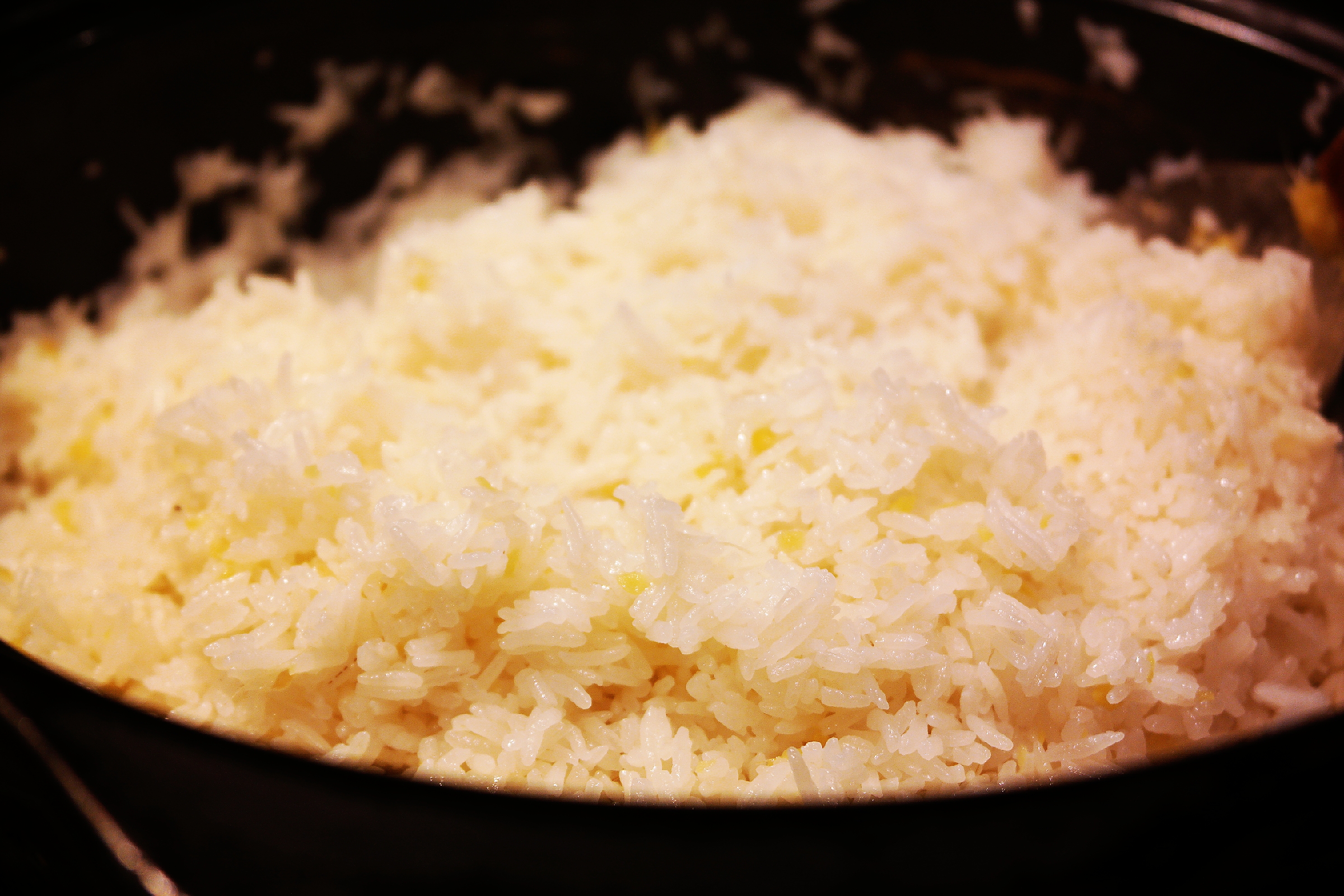 这虽然是简单的蒸饭,却又是一款不需要搭配菜品的主食.