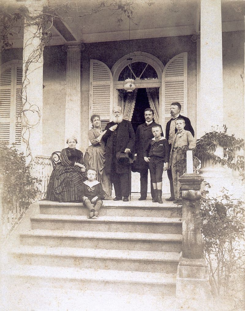 1889年11月15日,巴西结束帝制,实行共和
