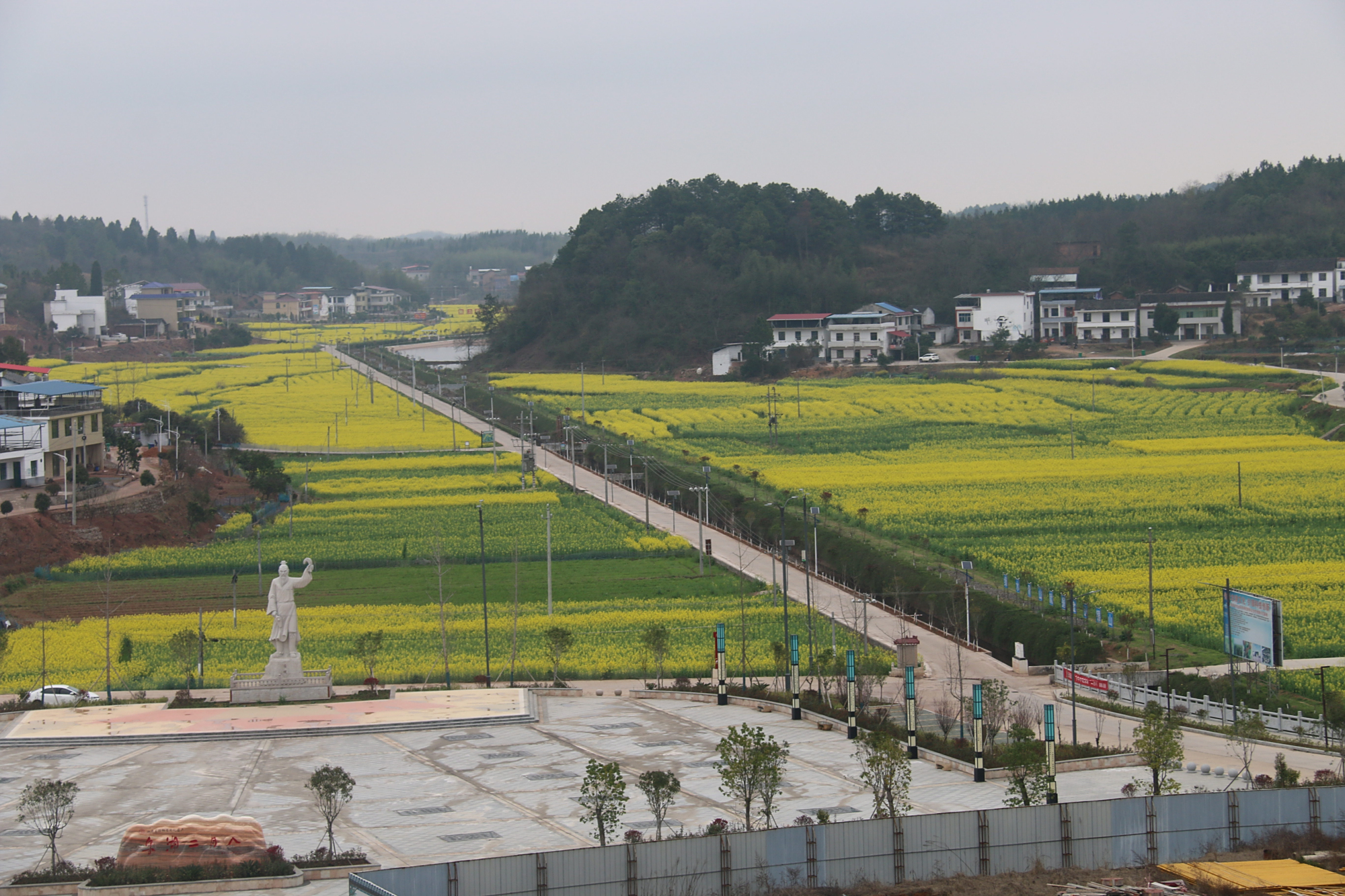 衡南县泉湖镇:"二八"休市不误春耕生产