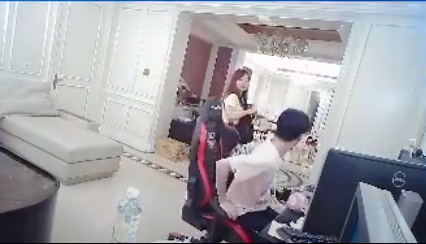 陪玩妹子心态爆炸,狂喷pdd粉丝,pdd的经纪人登场了!