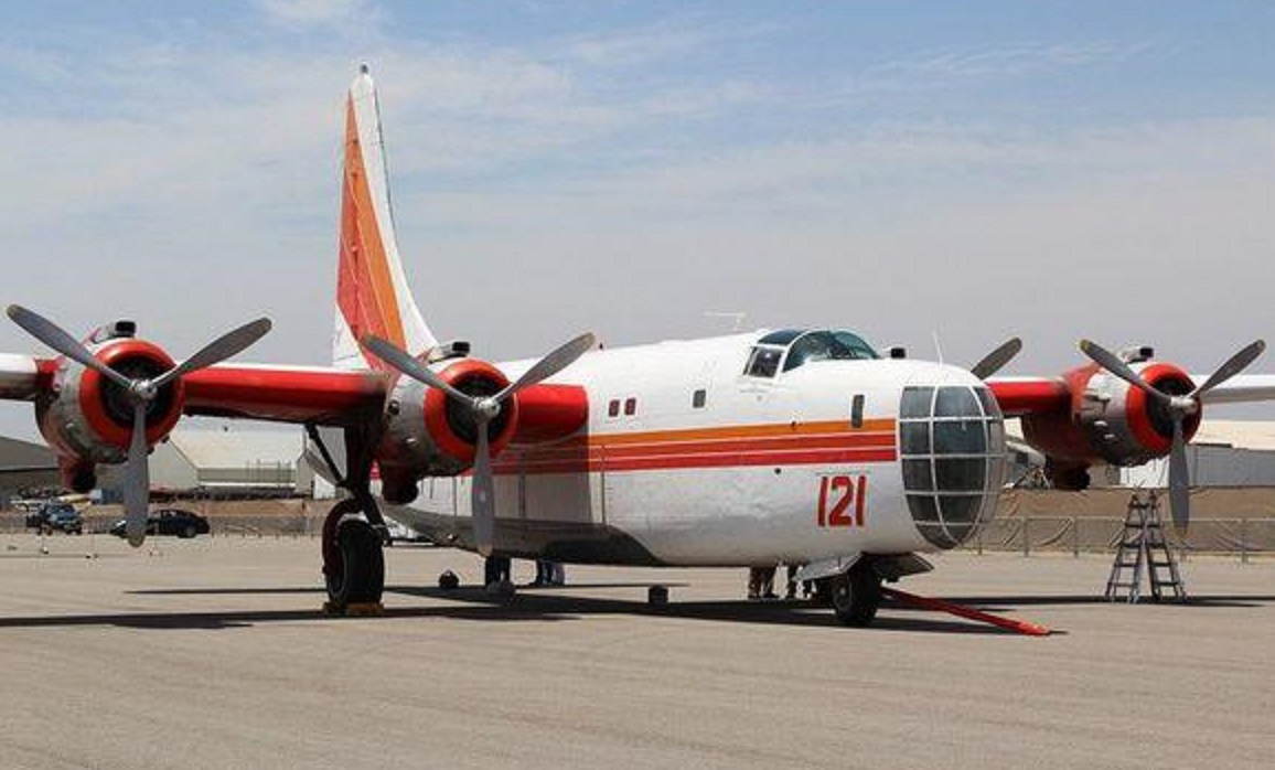 c-119上装载有两台普惠星型发动机,可达3500马力,使得该飞机可以装载