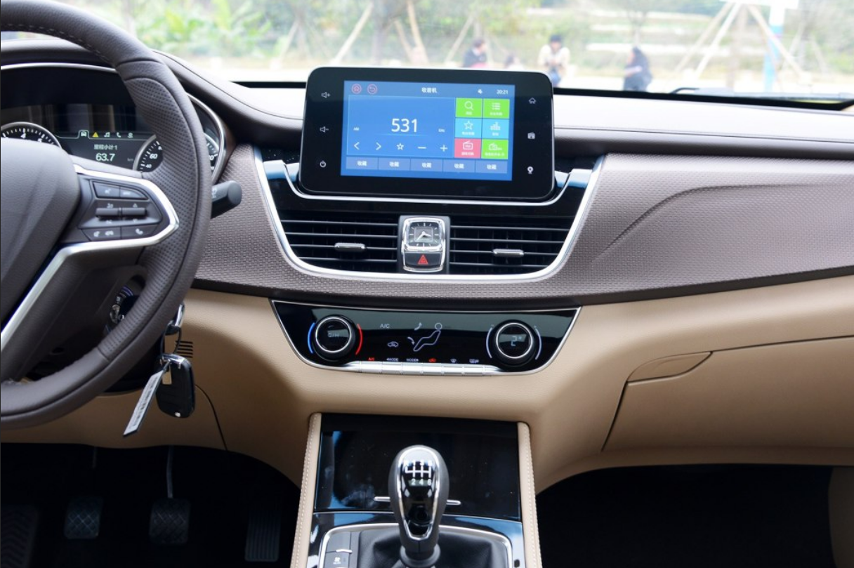 买车就选它,性价比之王,宝骏730 2017款 1.5t 手动豪华型 7座,中控台