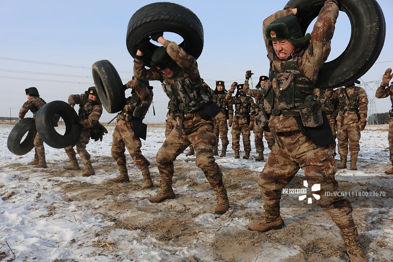 黑龙江黑河:北部战区陆军某边防旅官兵开展极限体能训练