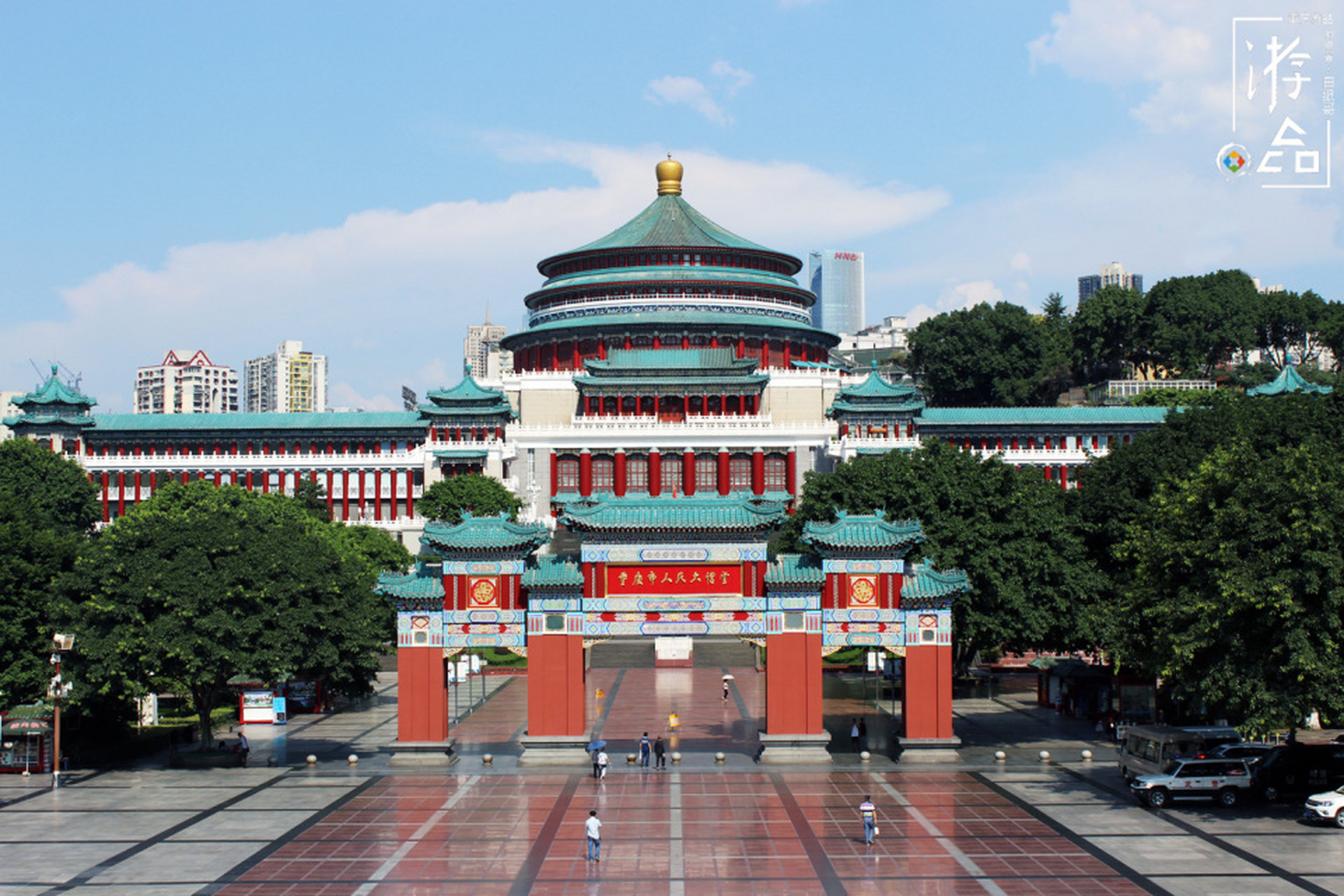 在2020年1月1日早上7:40起,为了迎接新的一年,重庆市人民广场将举行升