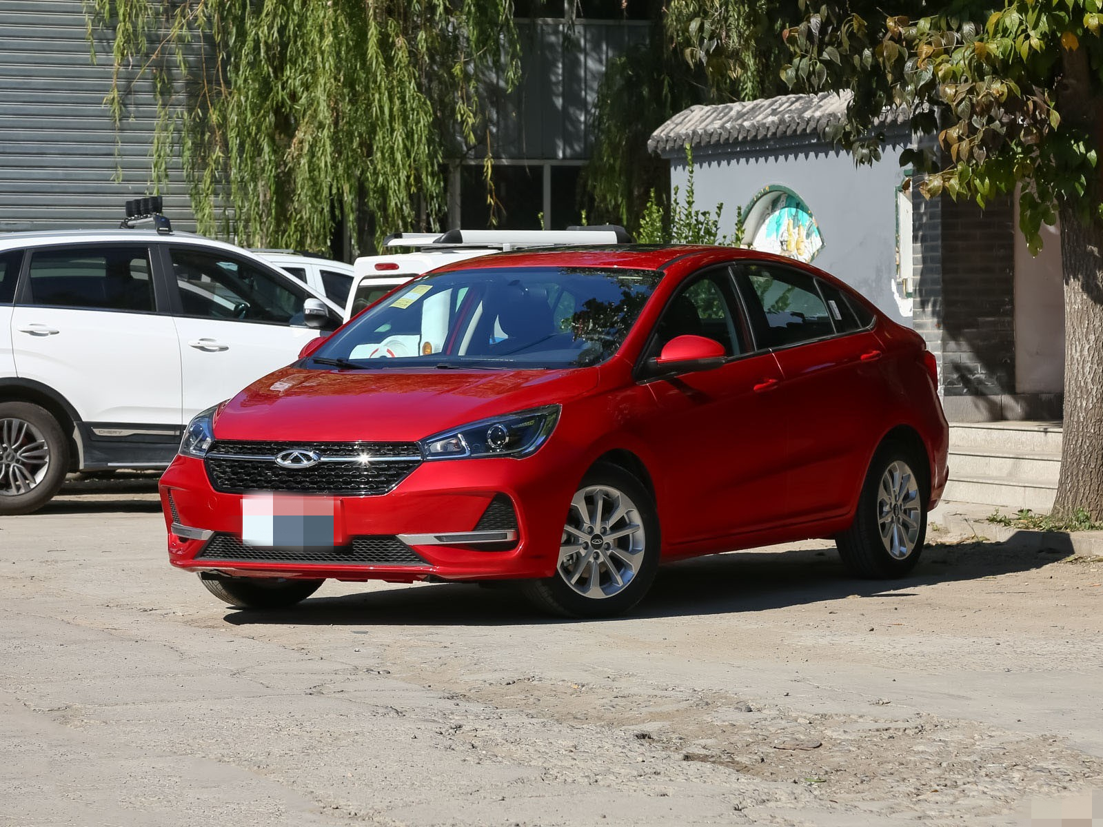 奇瑞艾瑞泽ex的品鉴与图解 这款车的整体外观很大气,车身的线条很硬朗