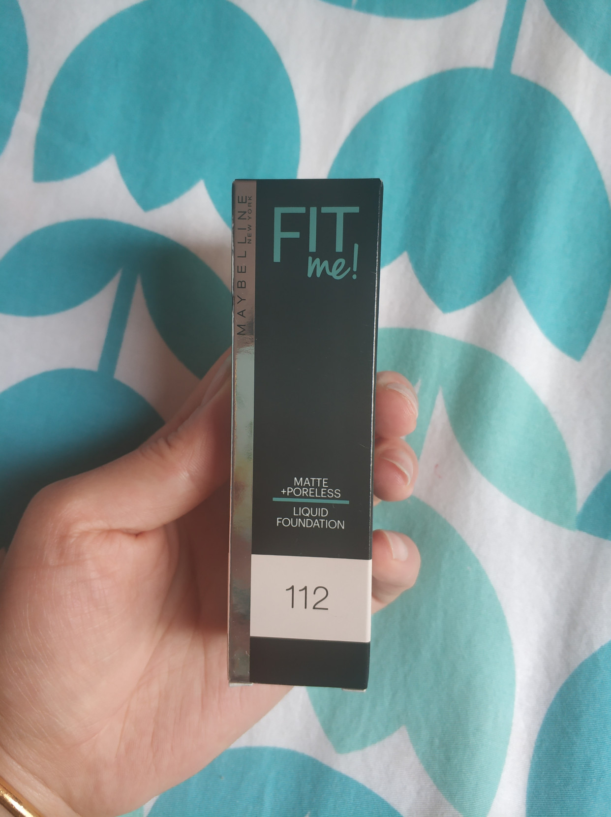 美宝莲的产品怎么样,美宝莲橡皮擦遮瑕笔,粉底液,眼影盘好用吗