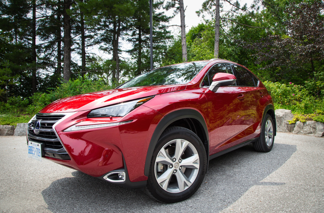 汽车:雷克萨斯nx300h,紧凑型多用途车!