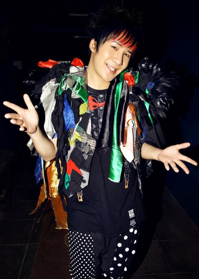 《幻乐之城》的大张伟,网友直呼:你这样认真,不习惯!