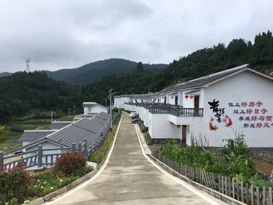 广元朝天罗圈岩:昔日贫困村 今朝游人醉