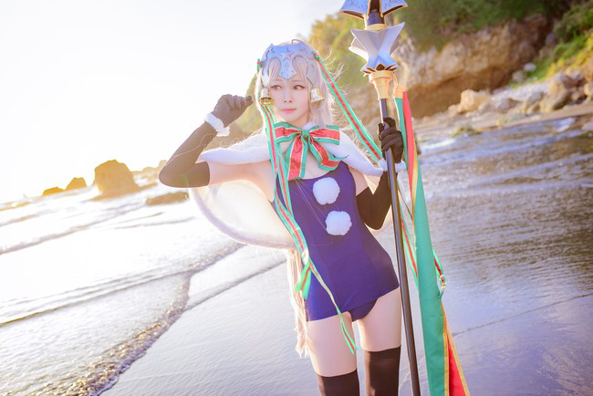 泳装贞德cos,这样都掩盖不住高贵气质!