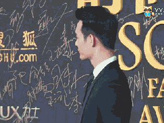 有颜值有演技对人十分温柔礼貌,还有那随处可见的细心绅士,难怪会有